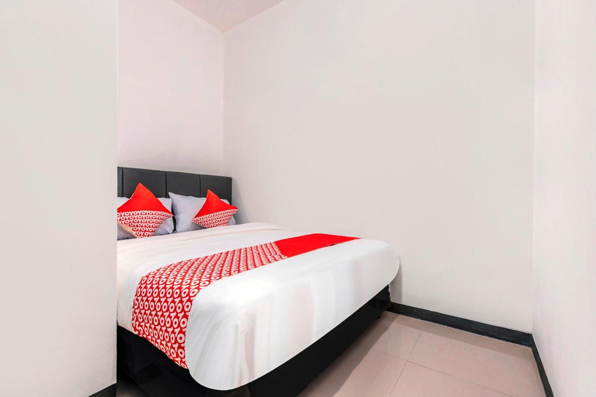 Super Oyo 2223 J&B Room Utan Kayu Jakarta Exterior photo