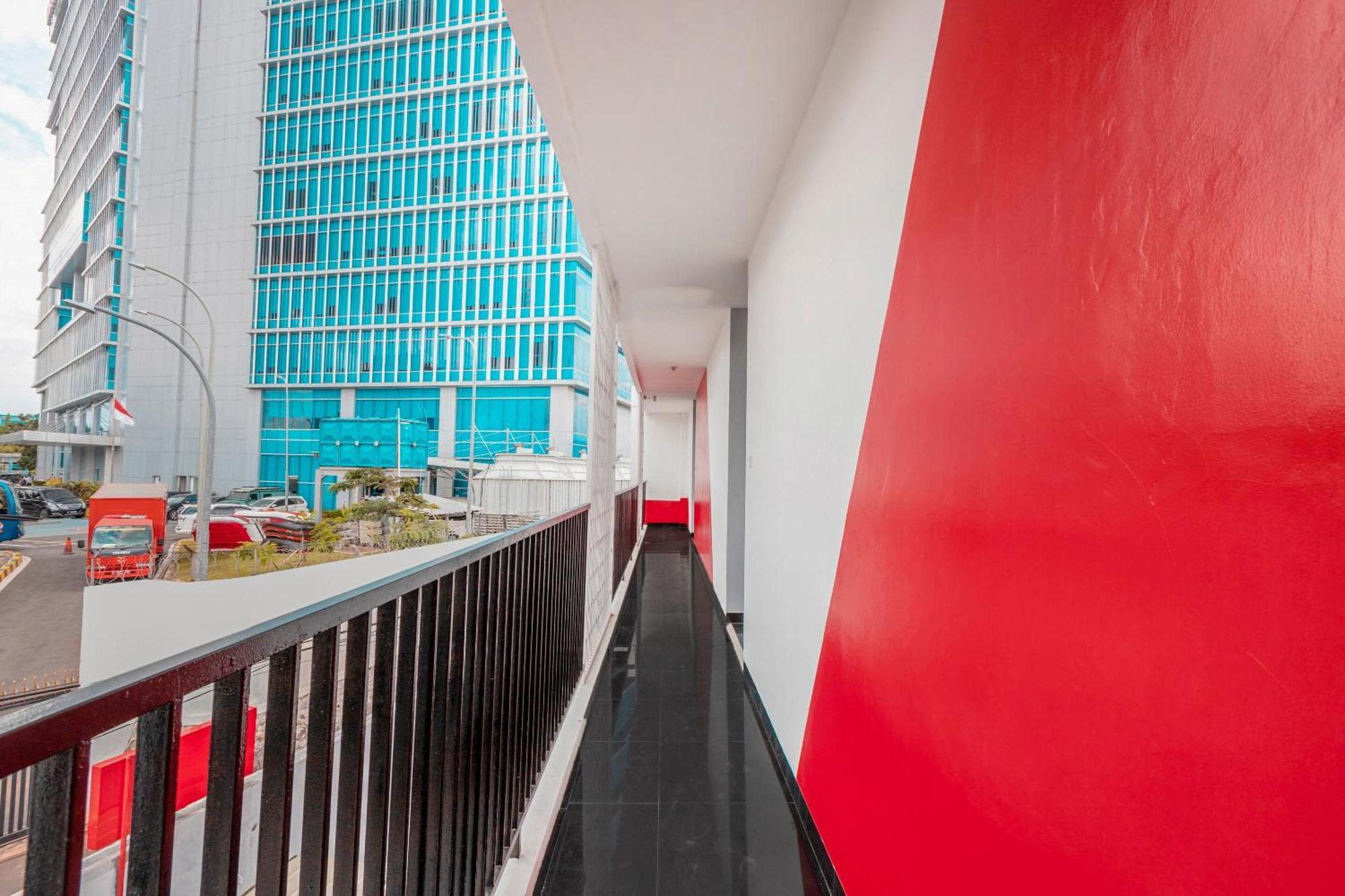 Super Oyo 2223 J&B Room Utan Kayu Jakarta Exterior photo